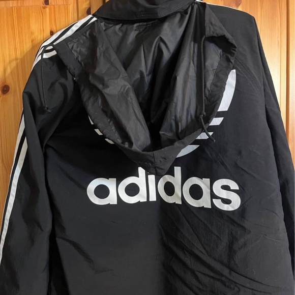 Adidas wind breaker jacket - Picture 4 of 4